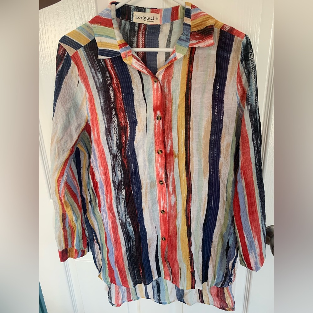 Patterned women’s button down
